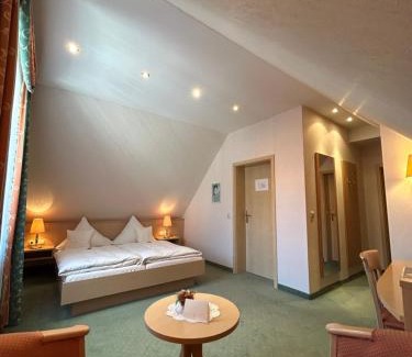 Bornheim Hotel | Hotel Schmärrnche