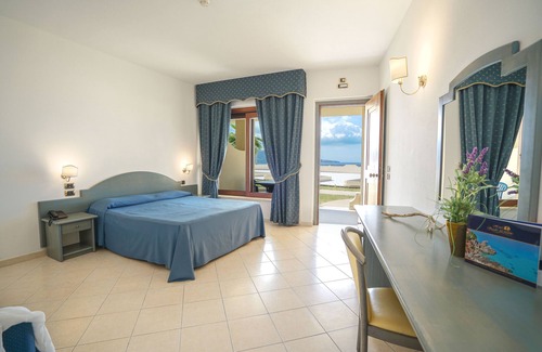 Marina di Zambrone Hotel | Hotel Scoglio del Leone