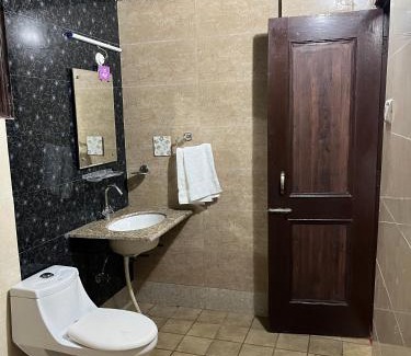 Kandaghat Hotel | Hotel Seerat Residency