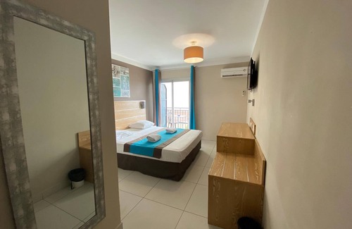 Saint-Denis Hotel | Hotel Select