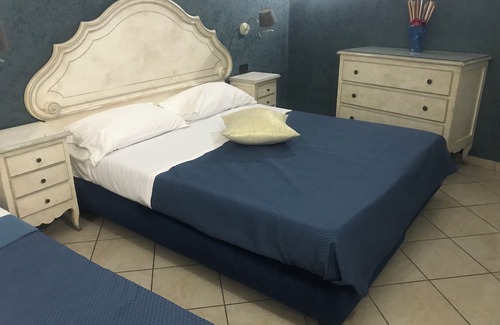 Naples Hotel | HOTEL SERENA