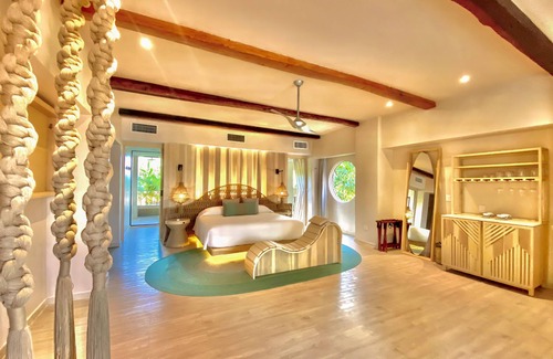 Zona Hotelera Hotel | Hotel Shibari Tulum - Restaurant & Cenote Club