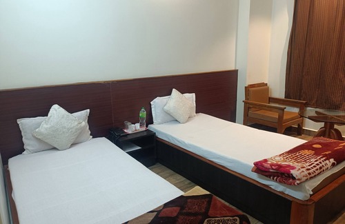 Shillong Hotel | HOTEL SHILLONG RAINS INN BY ROH