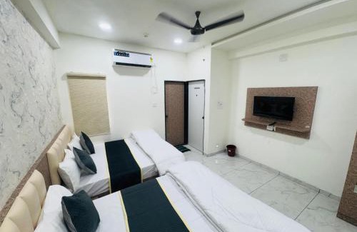 Dwarka Hotel | hotel shiv palace