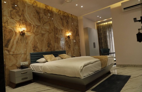 Vrindavan Hotel | Hotel Shree Darshnam