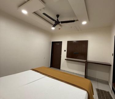 Dwarka Hotel | HOTEL SHREE GANESH DWARKa