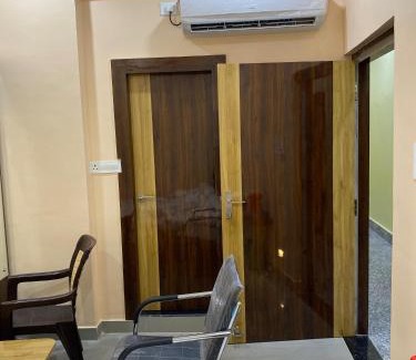 Deoghar Hotel | Hotel Shree Vinayak Palace