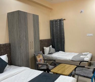 Deoghar Hotel | Hotel Shree Vinayak Palace