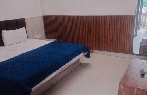 Adarsh Nagar Hotel | Hotel Shri Sai Deluxe