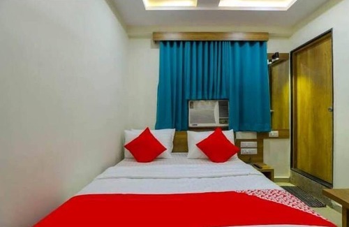 Navrangpura Hotel | HOTEL SHUBHAM INN