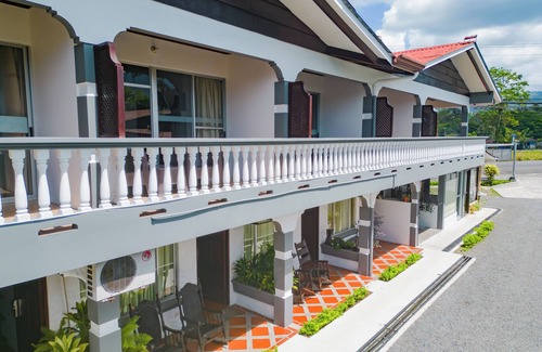 La Fortuna Apartment | HOTEL SIERRA ARENAL - QUADRUPLE ROOM