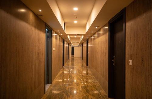 HITEC City Hotel | Hotel Silver Clé Hitech City Madhapur