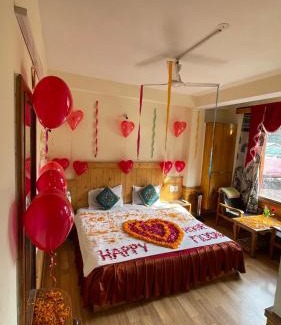 New Manali Hotel | Hotel Snow Mountain Mall Road