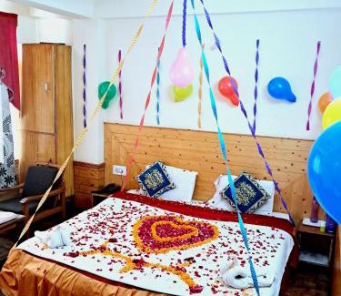 New Manali Hotel | Hotel Snow Mountain Mall Road