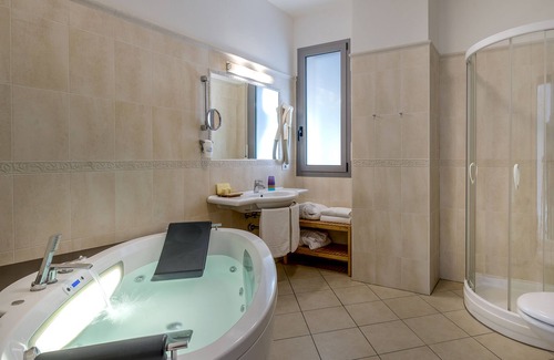 Marina Centro Hotel | Hotel Sovrana & Re Aqva SPA