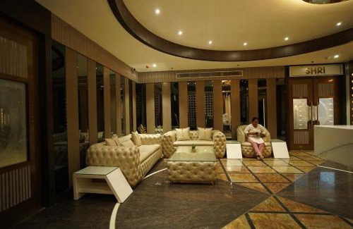 Mahmoorganj Hotel | Hotel Square S