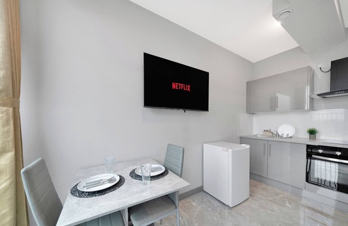 Valentines Apartment | Hotel Studio Apartment in East London