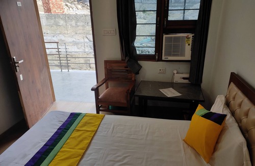 Bullawala Hotel | Hotel StudioZ Sahastradhara