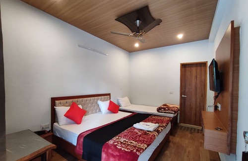 Bullawala Hotel | Hotel StudioZ Sahastradhara