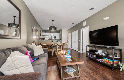 Kissimmee House | Hotel Style comfortable beds 🛏️