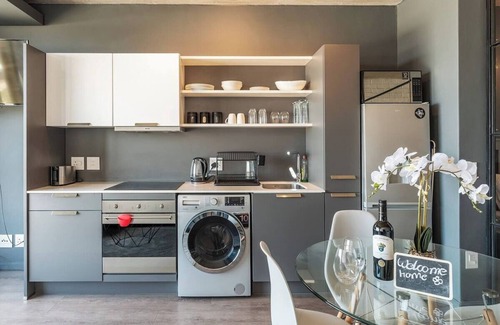 Cape Town City Centre Apartment | Hotel Style Living at WEX1w/WIFI