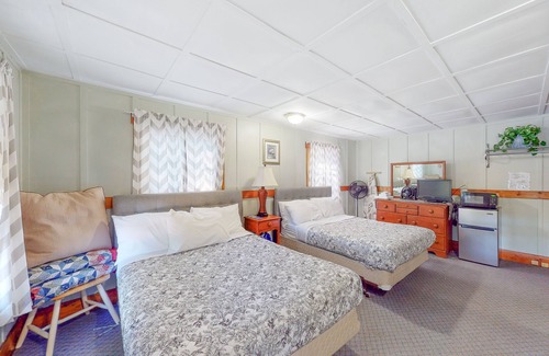 Windham House | Hotel-style room at Sebago Lake Lodge w/kitchenette, WiFi, & lake access