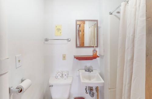 Windham House | Hotel-style room at Sebago Lake Lodge w/kitchenette, WiFi, & lake access