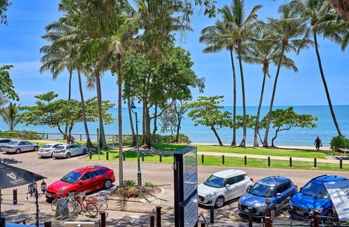 Palm Cove Apartment | Hotel style room in Alassio Palm Cove