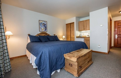Whitefish Hotel | Hotel Style Room in the Heart of Whitefish Mountain Resort Village