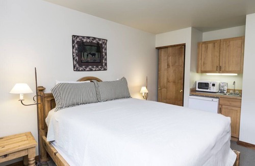 Whitefish Hotel | Hotel Style Room with Ski-In/Ski-Out Access