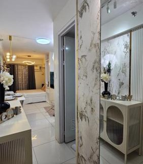 Poblacion District Apartment | Hotel - Style Studio with balcony Davao City