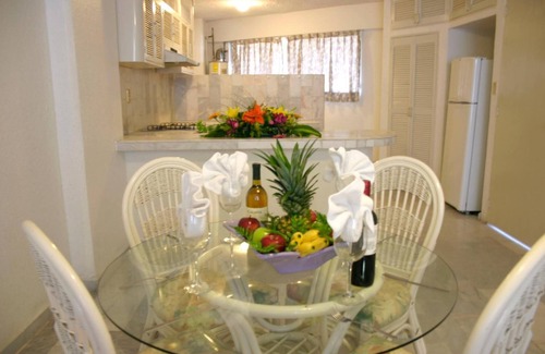Costera Acapulco Hotel | Hotel Suite Jazmin