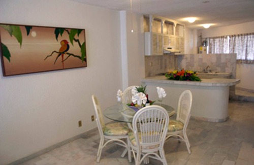 Costera Acapulco Hotel | Hotel Suite Jazmin