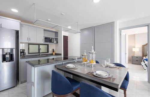 Downtown Cabo San Lucas House | Hotel suite with ocean-view rooftop infinity pool, balconies & AC - dog-friendly