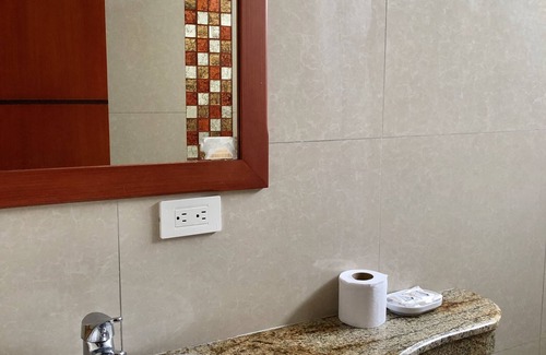 Simon Bolivar Hotel | Hotel Suites Guayaquil