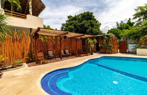 Bacalar House | Hotel & Suites Oasis Bacalar "Suite Aves"