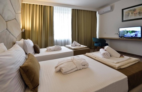 Banovo brdo Hotel | Hotel Sumadija