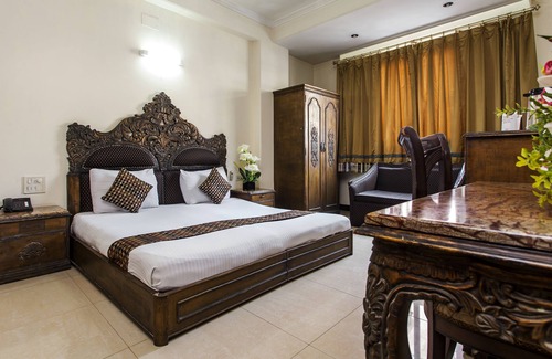 Karol Bagh Hotel | Hotel Sunstar Residency