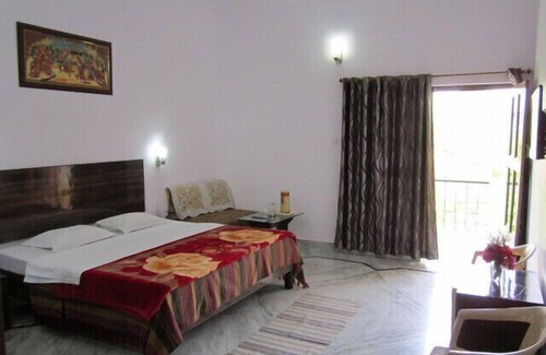 Khajuraho Hotel | Hotel Surya