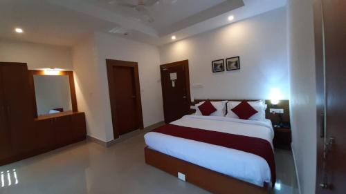Thalassery Hotel | HOTEL SURYA
