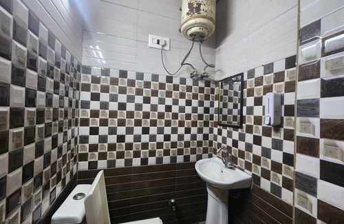 Jangpura Hotel | Hotel Surya Inn