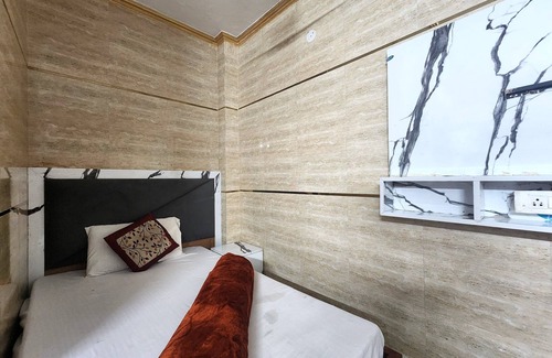 Jangpura Hotel | Hotel Surya Inn