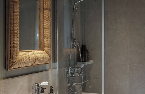 Enfants-Rouges Hotel | Hotel Suzie Blue