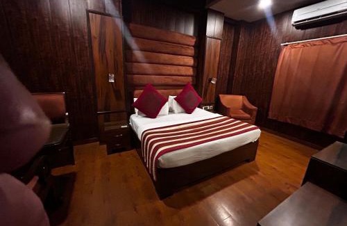 New Delhi House | Hotel Swades Inn