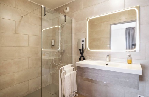 Vitry-le-Francois Hotel | Hotel Tambourin