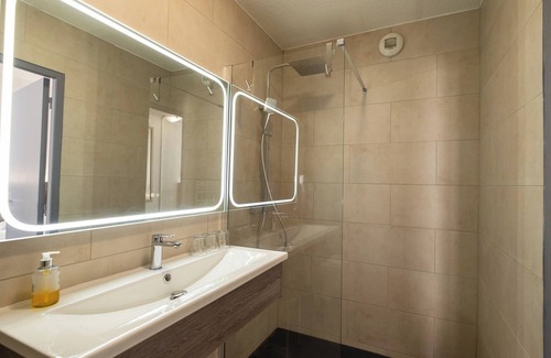 Vitry-le-Francois Hotel | Hotel Tambourin