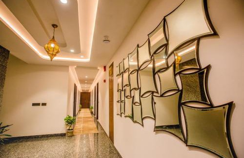 Agra Hotel | HOTEL TEN SQUARE - 5 Minutes from The Taj Mahal