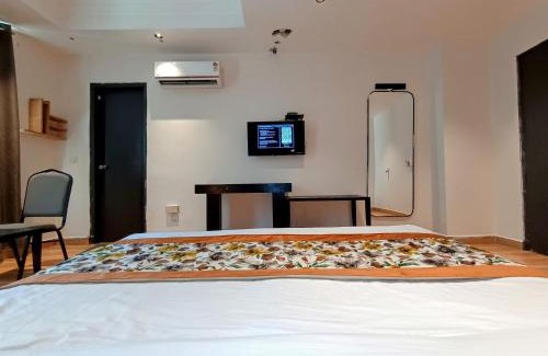 New Friends Colony Hotel | Hotel The Centrum New Friends Colony