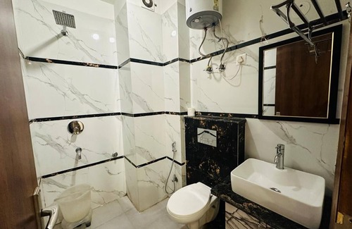 Mahipalpur Extension Bed & Breakfast | HOTEL THE CLARK