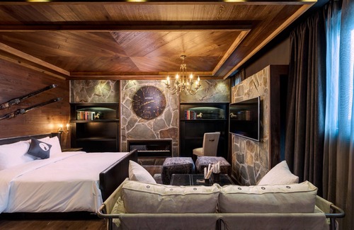 Chunggogil-tong Hotel | Hotel The Designers Kondae